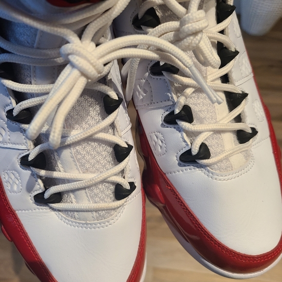 Air Jordan Retro 9 Men Size 8.5 Red White - Picture 5 of 7